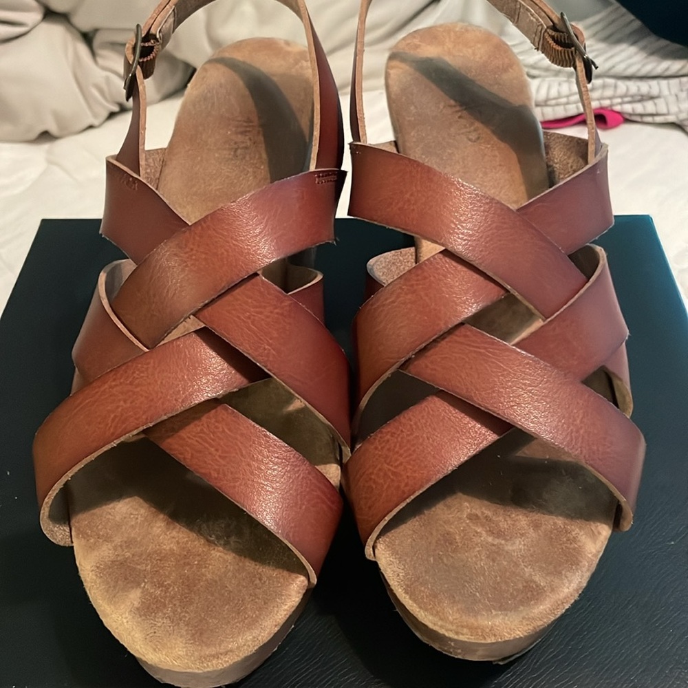 Strappy wedge - Picture 6 of 7